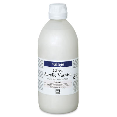 Vallejo Permanent Acrylic Varnish - Front of 500 ml Gloss Varnish bottle