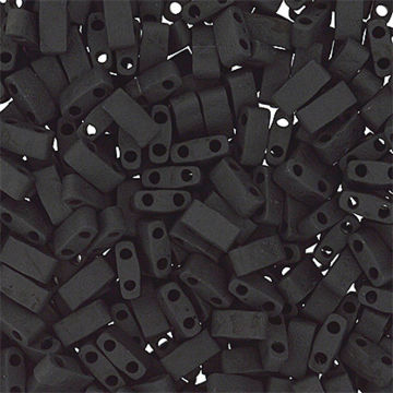 John Bead Miyuki Half Cut Tila Beads - Black, Opaque, Matte, 5 mm x 2.3 mm (Close-up of beads)