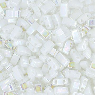 Open in modal - John Bead Miyuki Half Cut Tila Beads - White Pearl, Opaque AB, 5 mm x 2.3 mm (Close-up of beads)