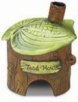 forest-dwellings-toad-house