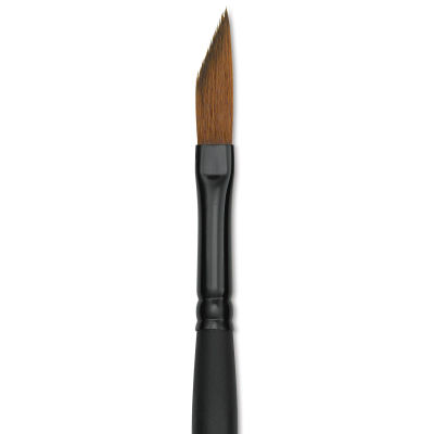 Raphaël Innovative Synthetic Kolinsky Brush - Dagger, Size 0, Short Handle (close-up)