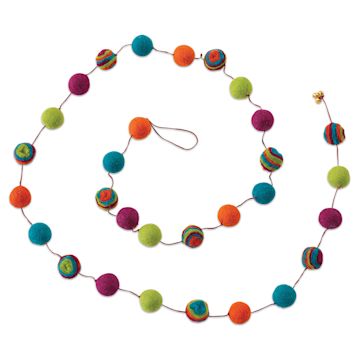 Open in modal - Giftsland Felt Pom Pom Garlands - Garland of large Multi-Color Pom Poms