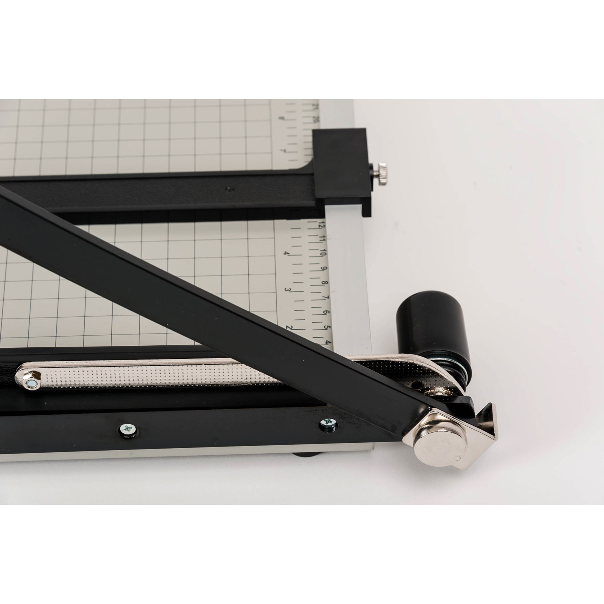 Dahle Vantage 18e Paper Trimmer, 18 Cut, 15 Sheet Max, Metal Base  w/Adjustable Guide, Paper Cutter 