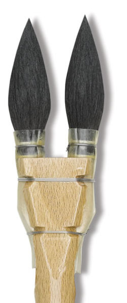 Luco Double Squirrel Round Brushes - closeup of 2 pointed round brush