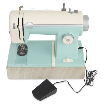 American Craft Sewing Machine