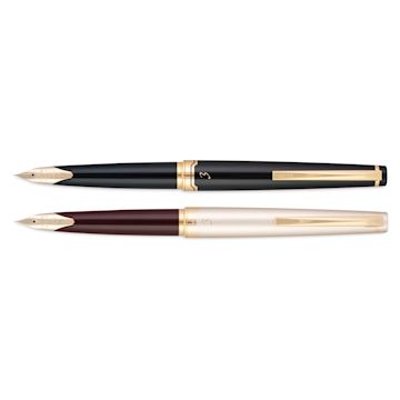 Open in modal - Pilot E59S Fountain Pens, laid out (image may show different size nibs)