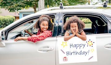 Open in modal - Happy Birthday Sign in Car