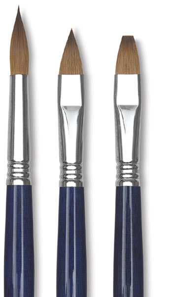 Escoda Optimo Kolinsky Sable Oil Brushes - 3 brushes shown upright
