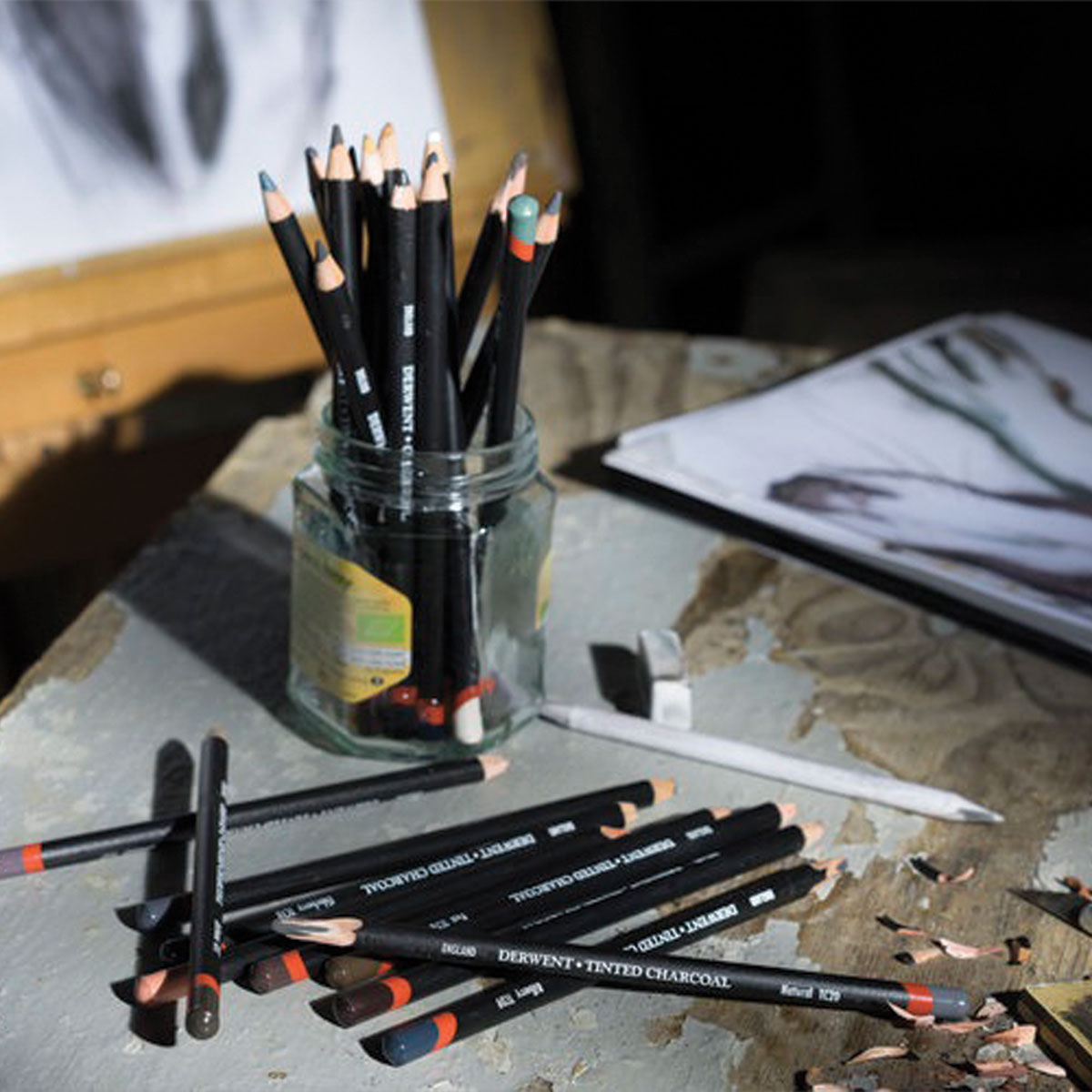 Crayon fusain teinté Charcoal Derwent chez Rougier & Plé