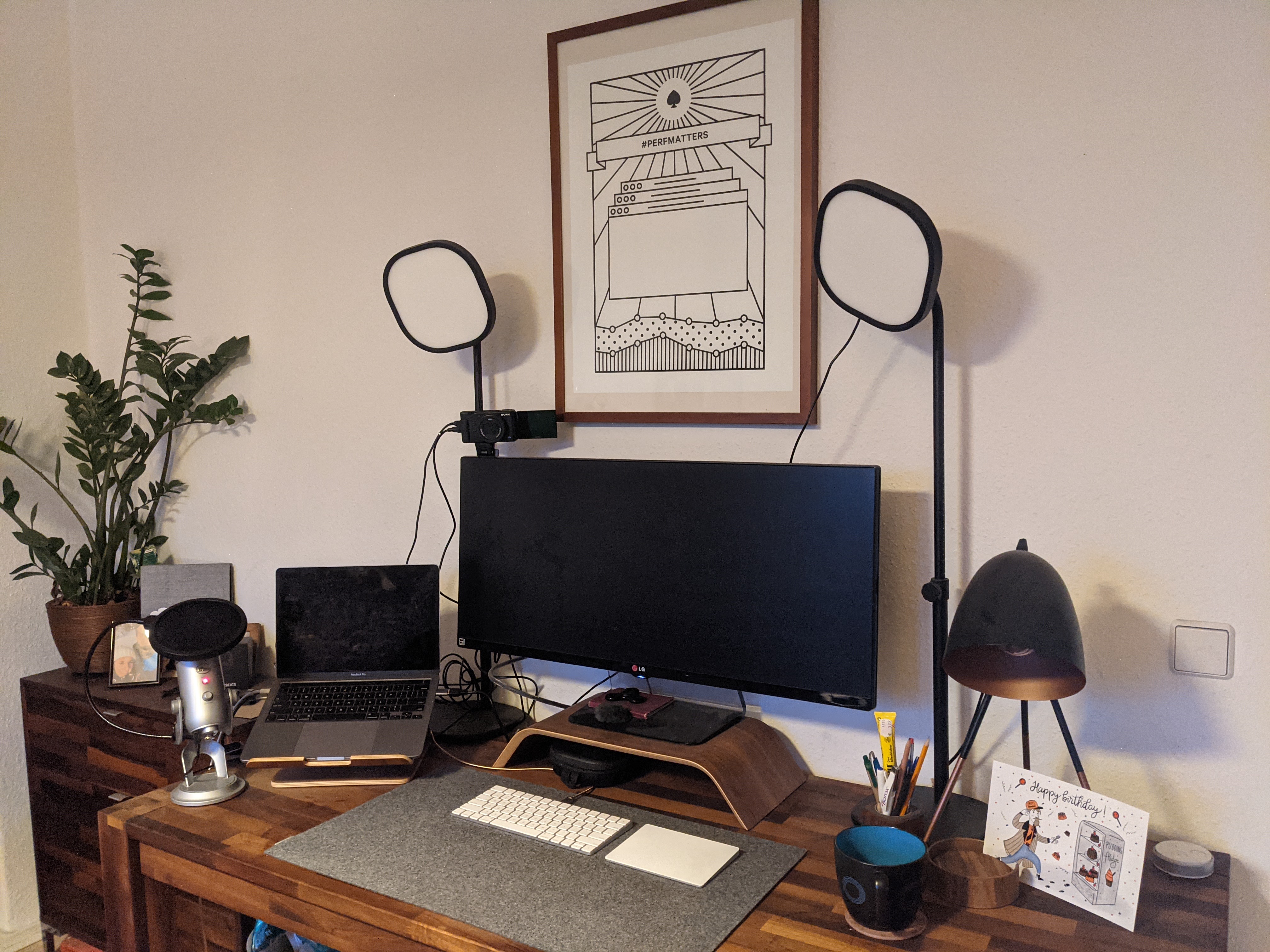 Stefan's desk setup