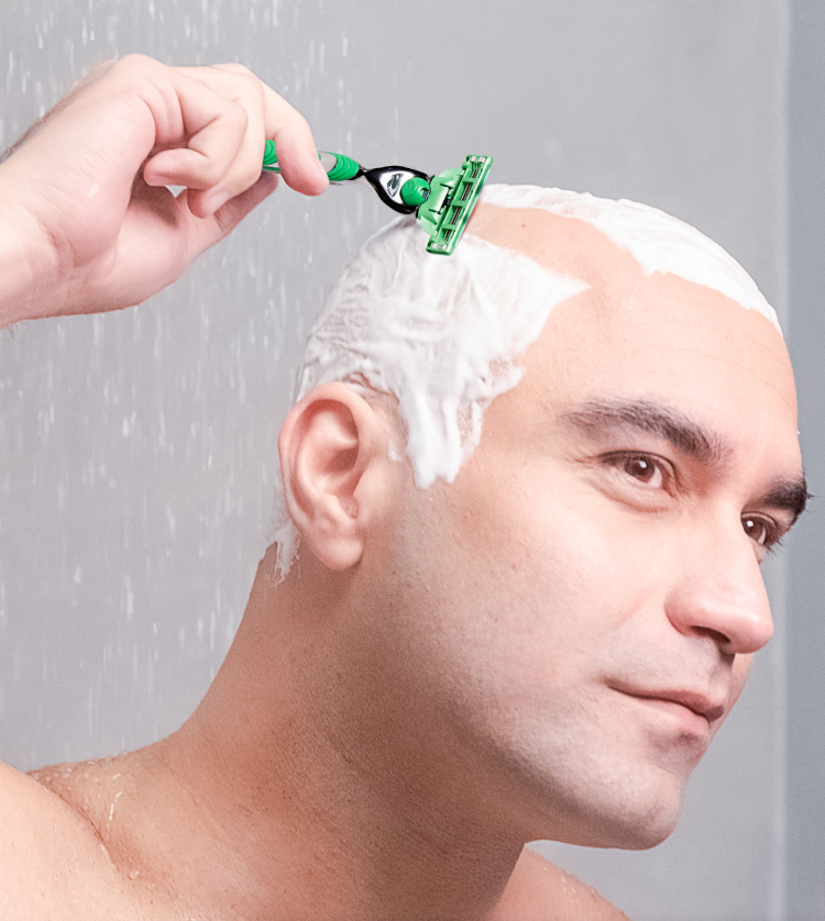Dicas para um barbear corporal ou cabeça sem irritação