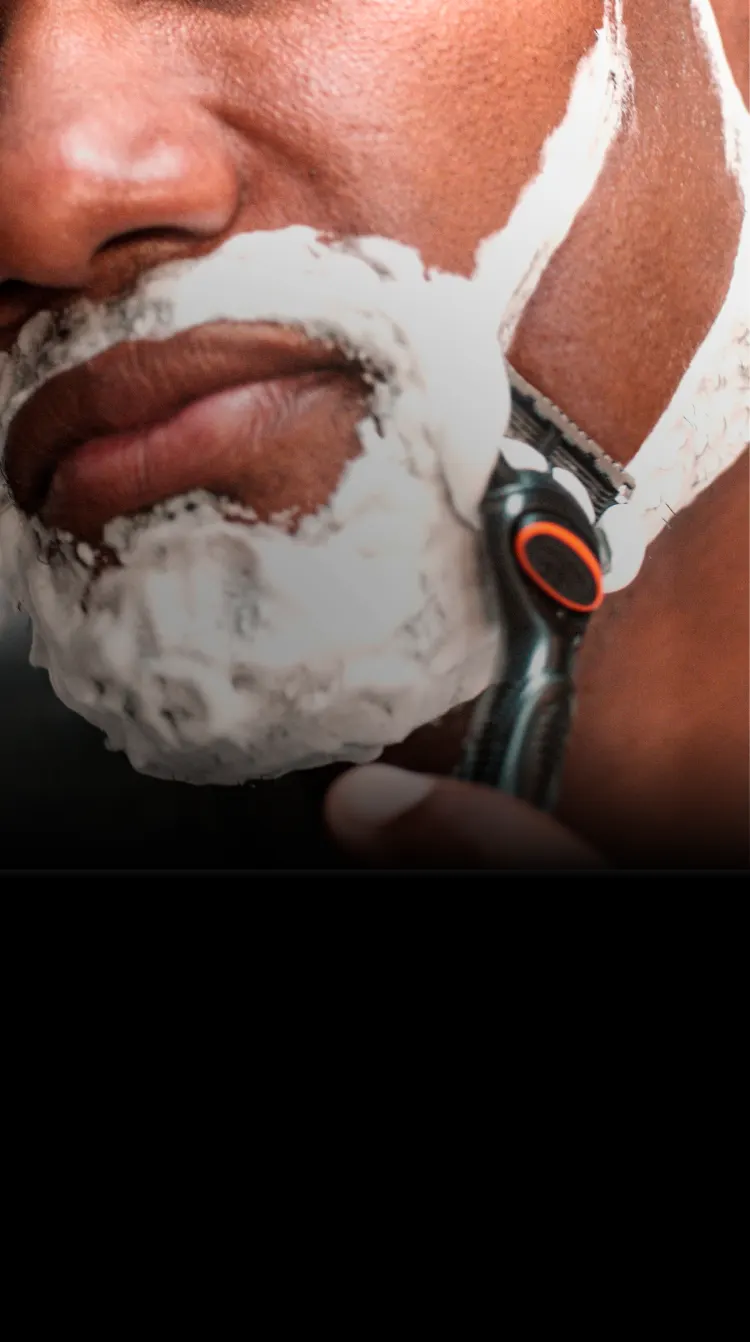 Você sabia que mais de 56% dos homens sofrem de irritação ao se barbear?