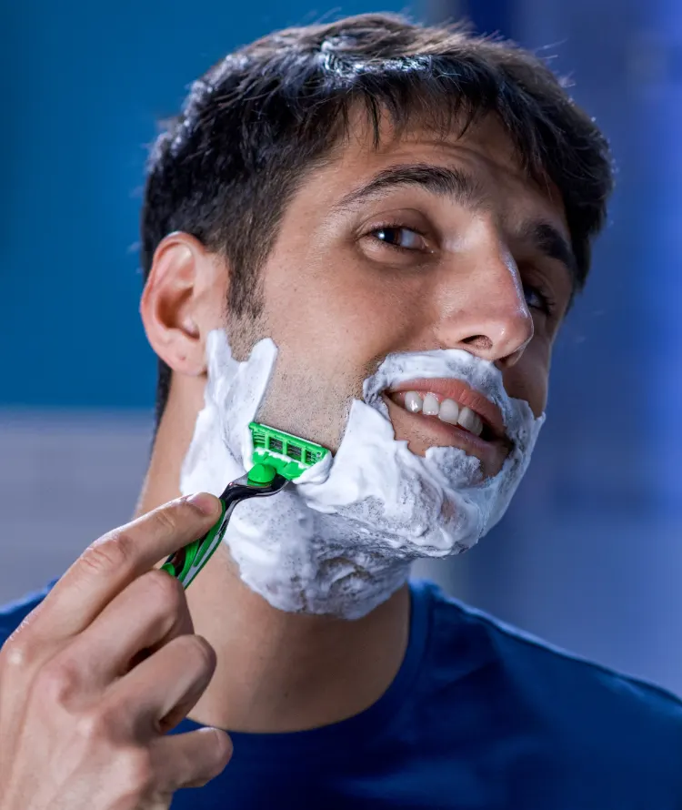 Máquina de barbear sensível Gillette MACH3 para um barbear mais rente