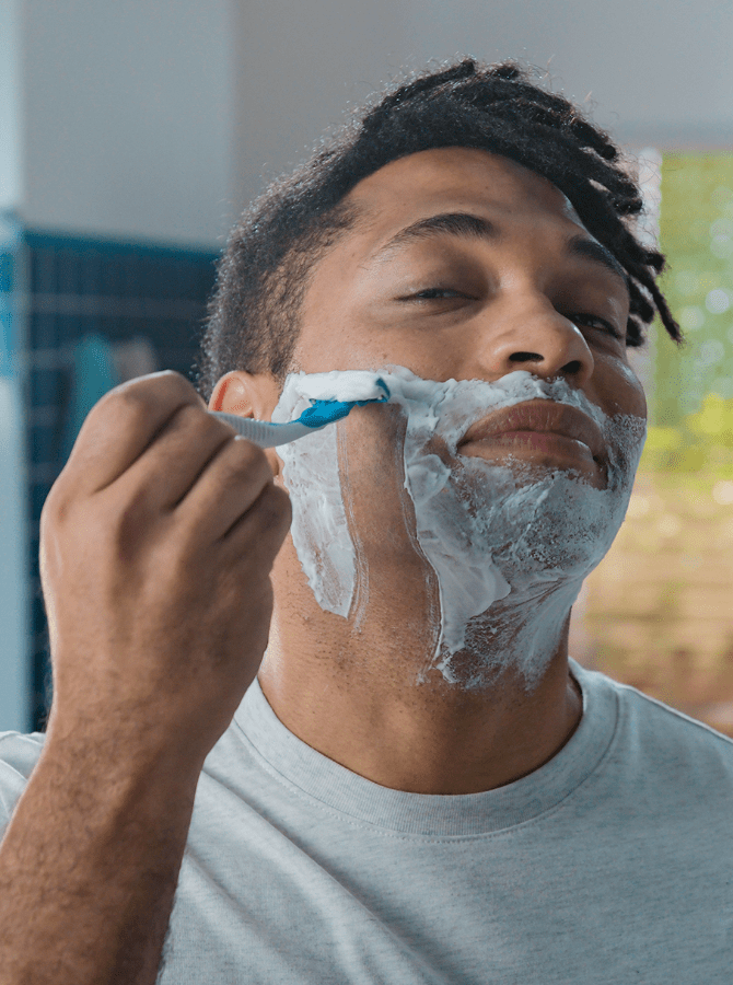Rotina de barbear homem barbear