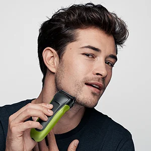 Clean shave with 3 Flexible blades Clean shave with 3 Flexible blades
