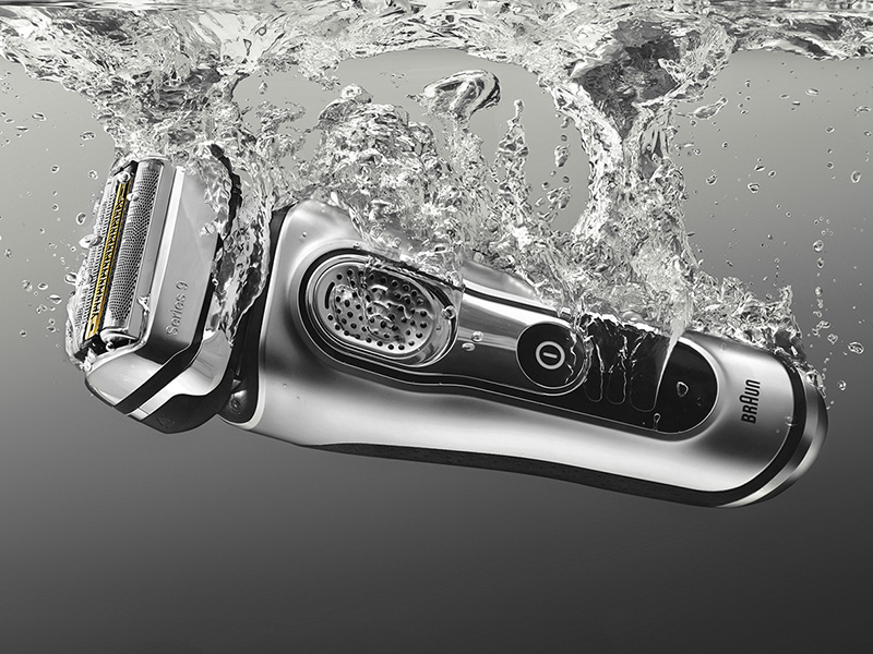 How to clean your shaver with Braun Clean and Renew Braun