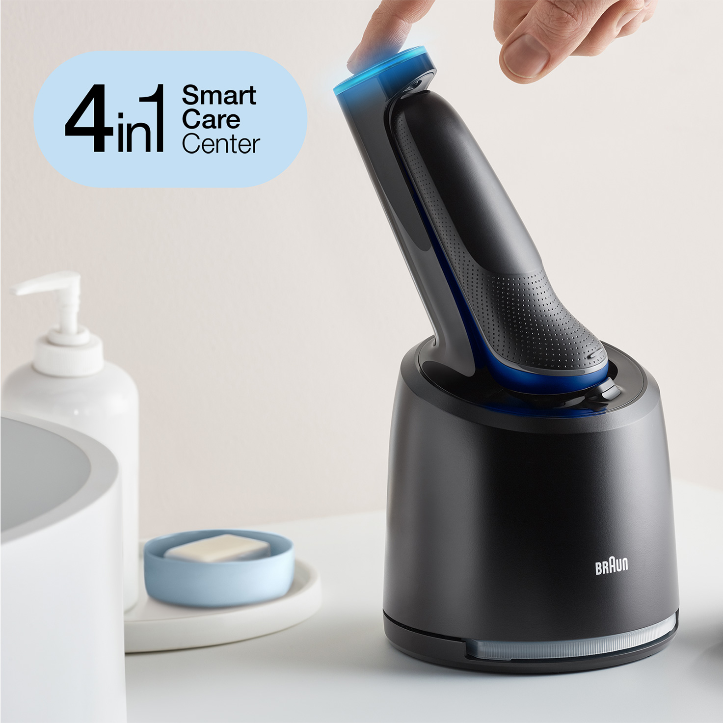 Series shaver 6 SmartCare 1 Wet with center and attachment, 61-B7200cc & Dry