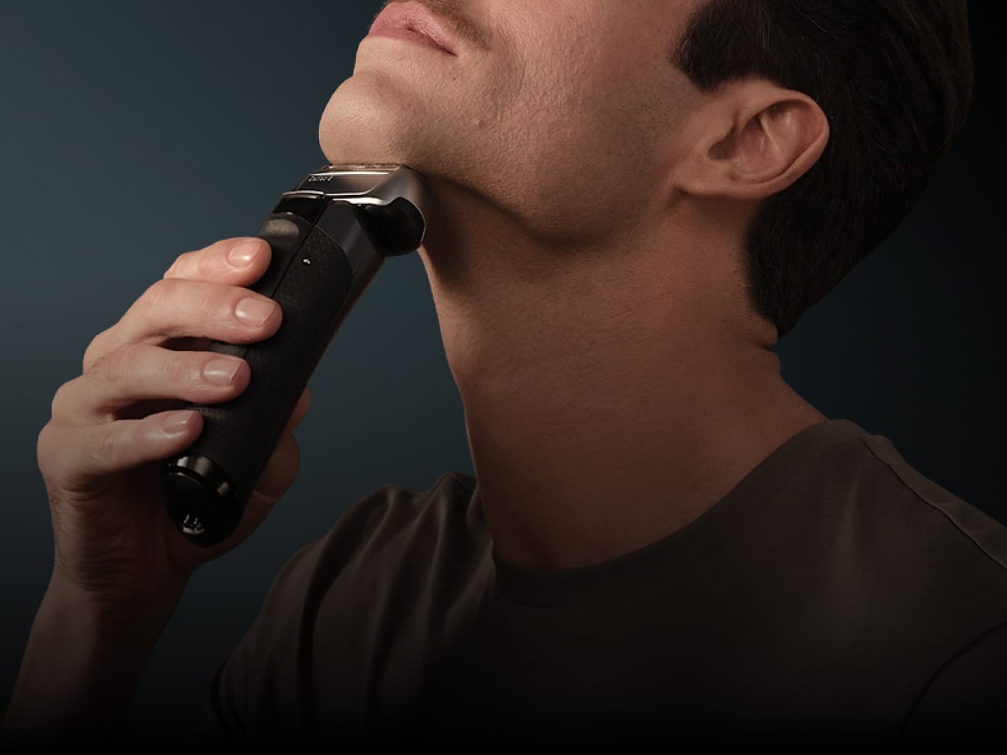 Braun Series 8 Electric Shaver with Adaptive Head | Braun Nordics