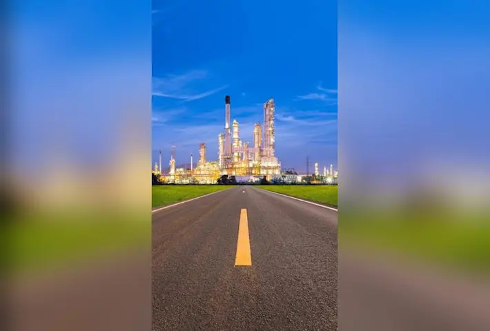 Texas Refineries Boosted by Surge in Venezuelan Oil Imports Amid Middle East Tensions
