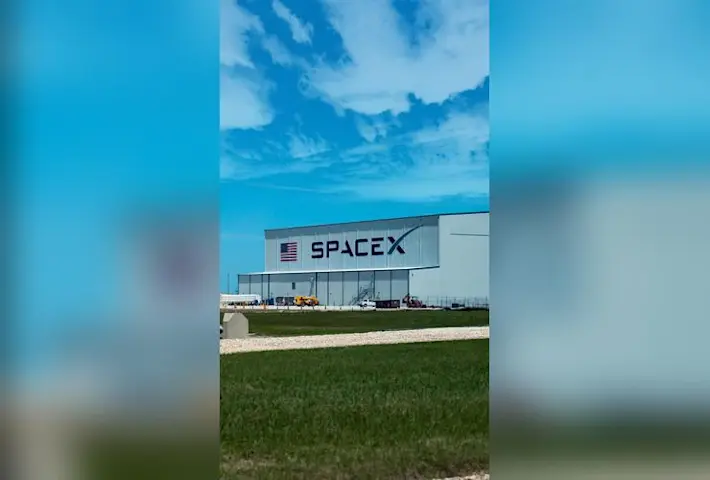 SpaceX IPO Sparks Interest Among Individual Investors Despite Risks