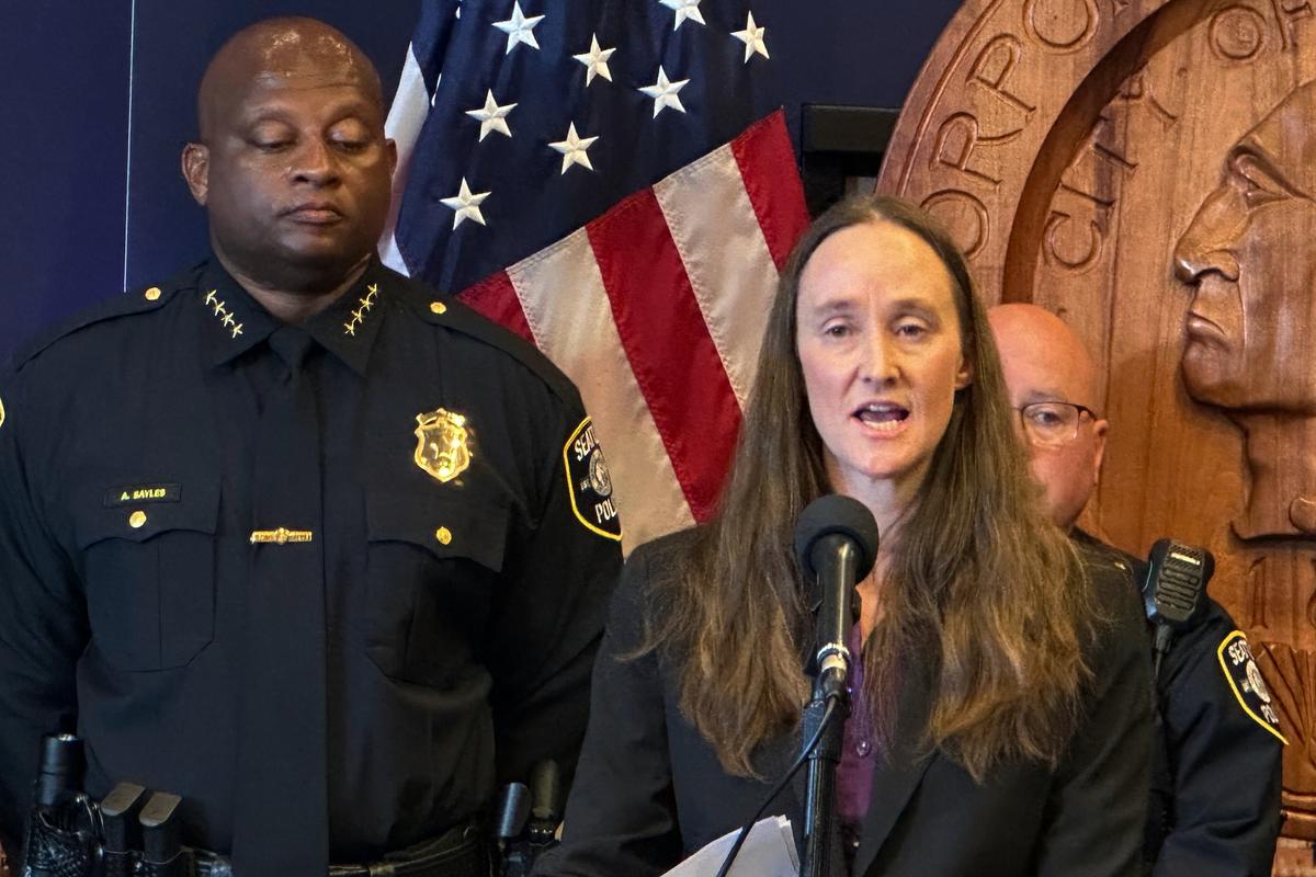 Seattle mayor defends ousting police chief after festival shootout