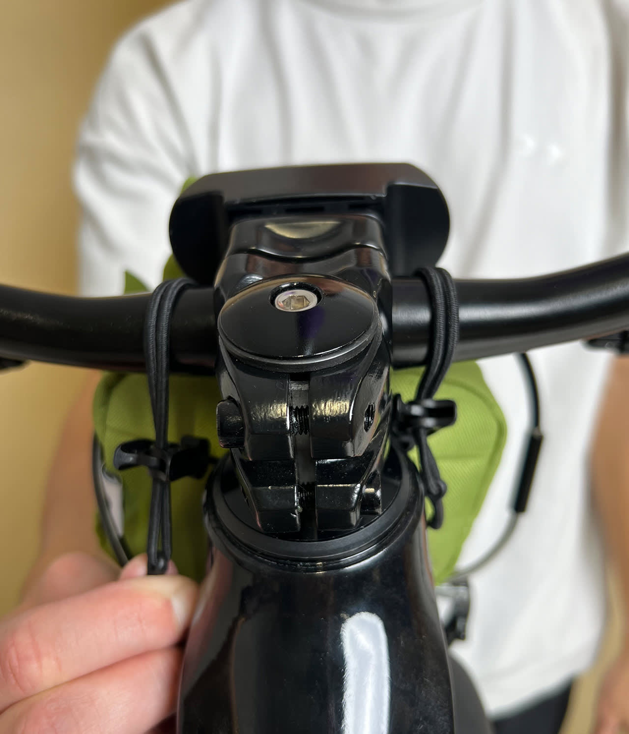 affenzahn-fahrrad-lenkertasche-befestigung-anleitung-schritt-6