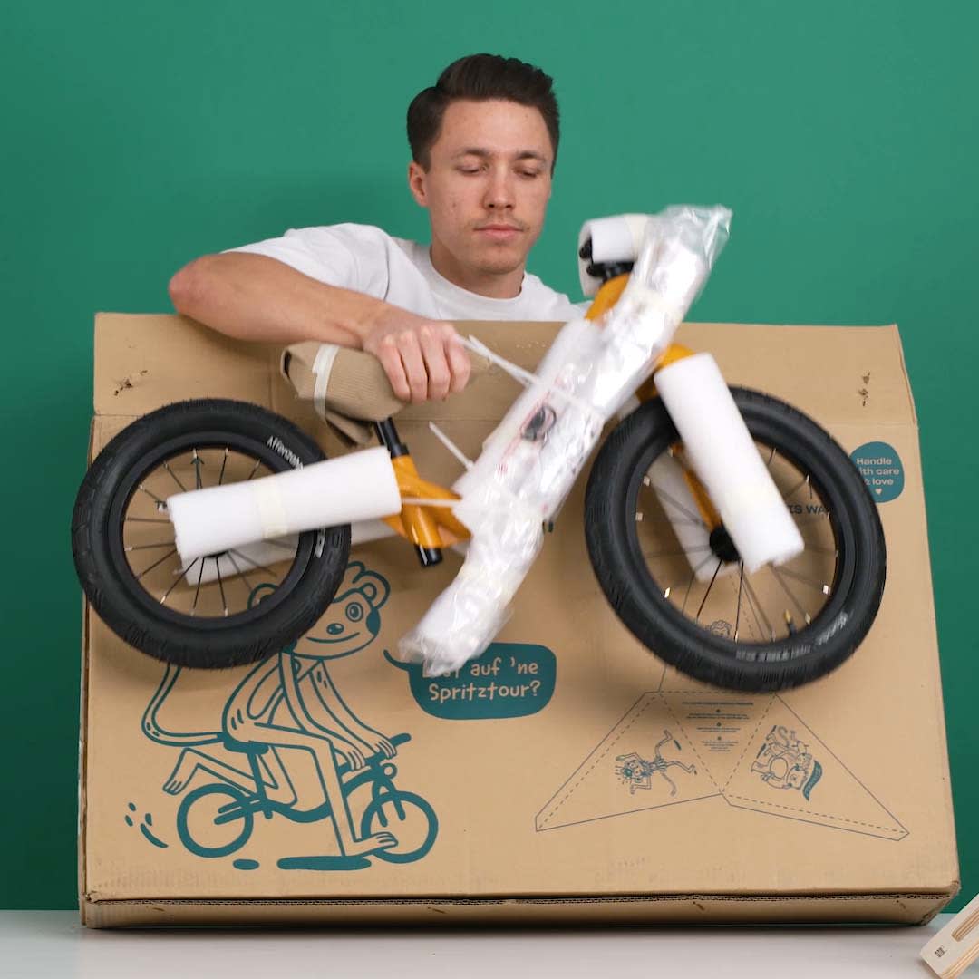 xs-affenzahn-pushbike-montagevideo-poster