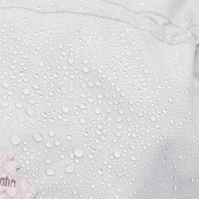 affenzahn-kleidung-ander-wasserfest  