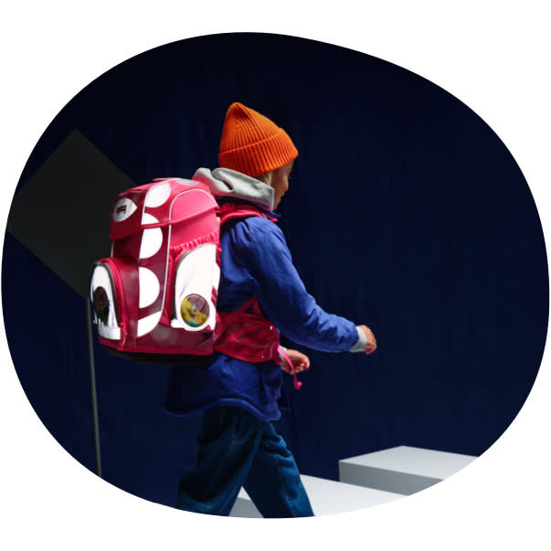 ergobag-teaser-tile-schulkinder-sichtbarkeit-rindsherum