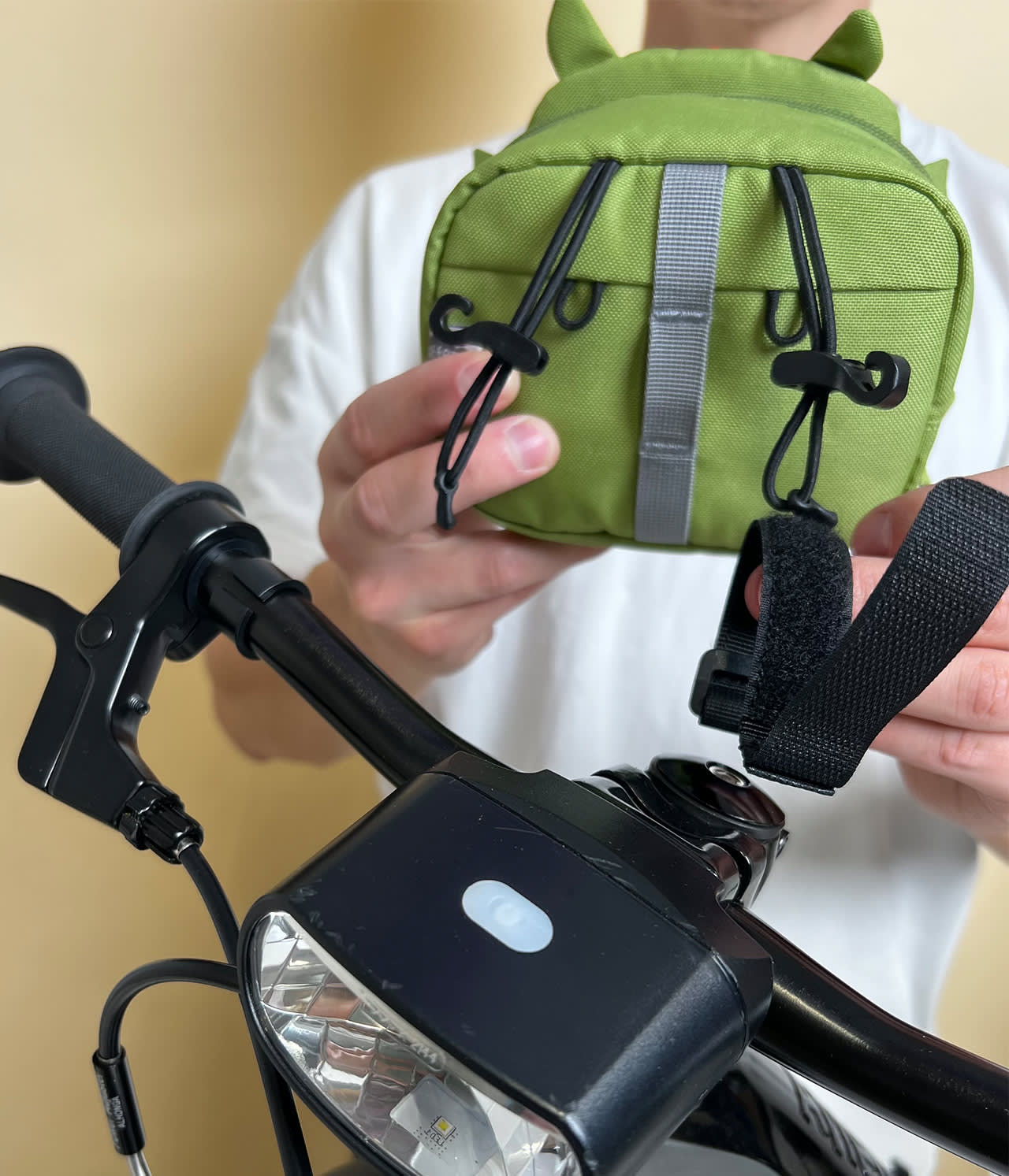 affenzahn-fahrrad-lenkertasche-befestigung-anleitung-schritt-3