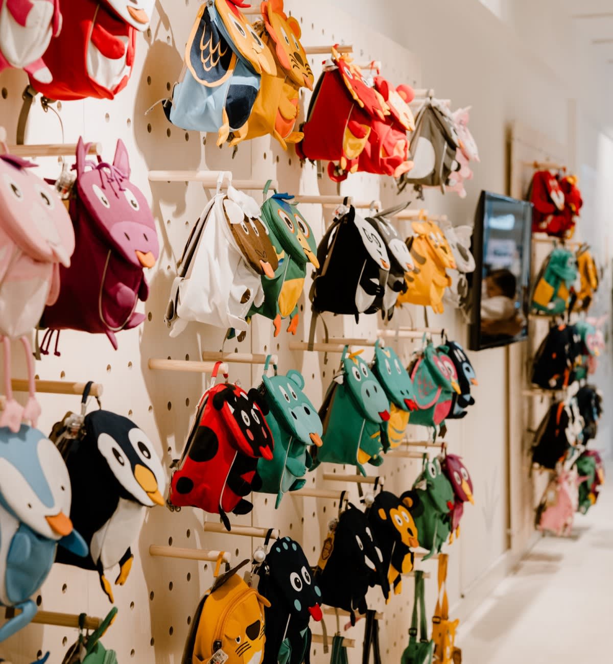 affenzahn-popup-store-kleine-freunde-wandgestaltung