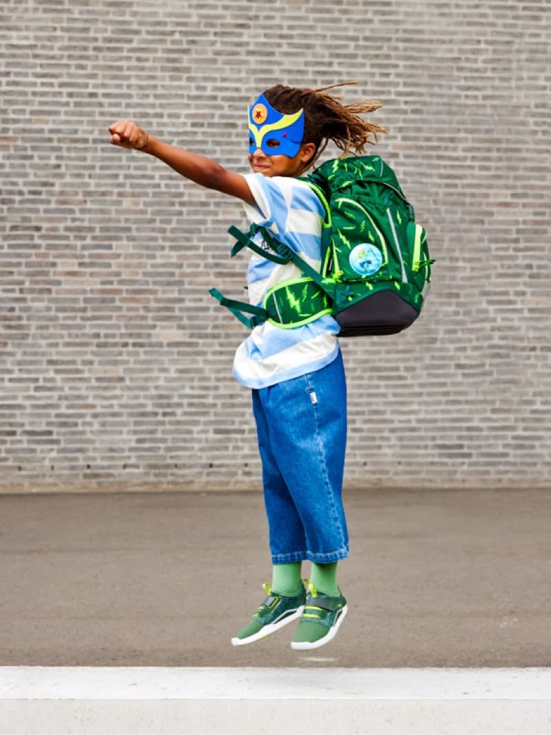 ergobag-image-grundschulkind-produkte-testen-schulrucksack-zubehör