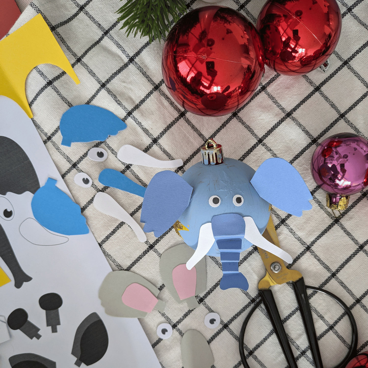 Media // Image // Blog Post // Affenzahn Christbaumkugeln DIY// Step 2