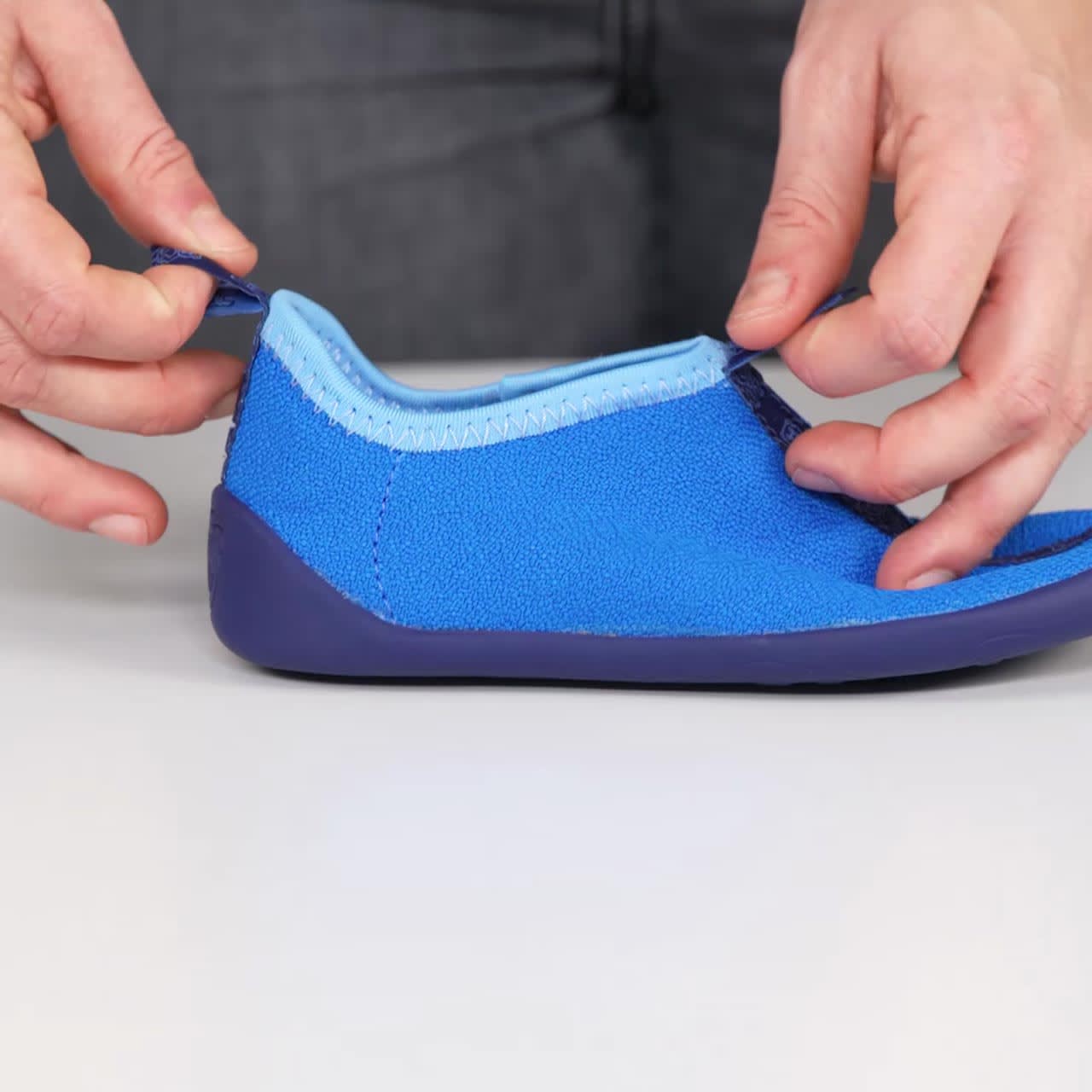 affenzahn-funktionen-hausschuh-homie-reingeschluepft