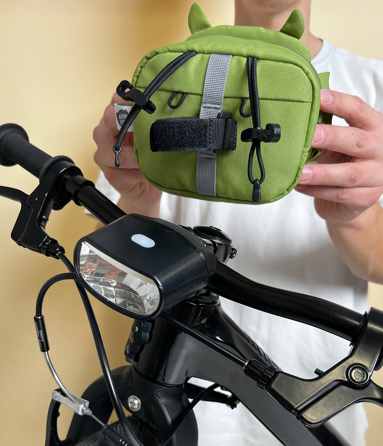 affenzahn-fahrrad-lenkertasche-befestigung-anleitung-schritt-2