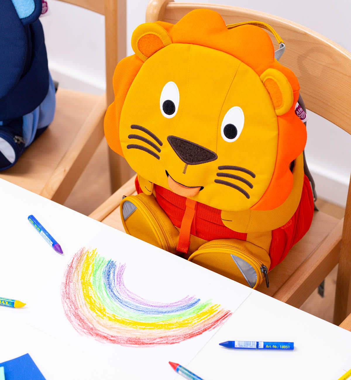 afz-bastelstunde-regenbogen-malen-grosser-loewe   