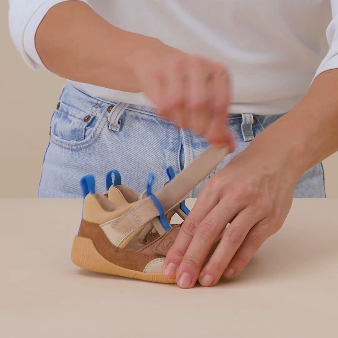 1x1-kinderleichter-Verschluss-Prewalker-Sandal-Freely preview