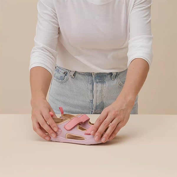 1x1-ohne-Text-Kinderleichter-Verschluss--Sandale-Leder-Airy preview