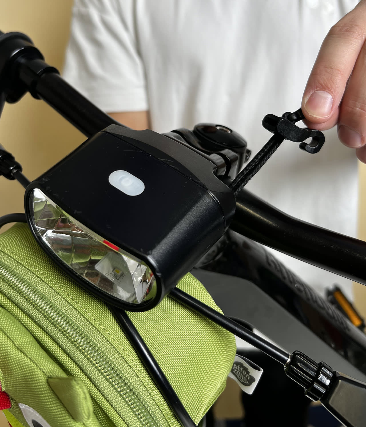 affenzahn-fahrrad-lenkertasche-befestigung-anleitung-schritt-5