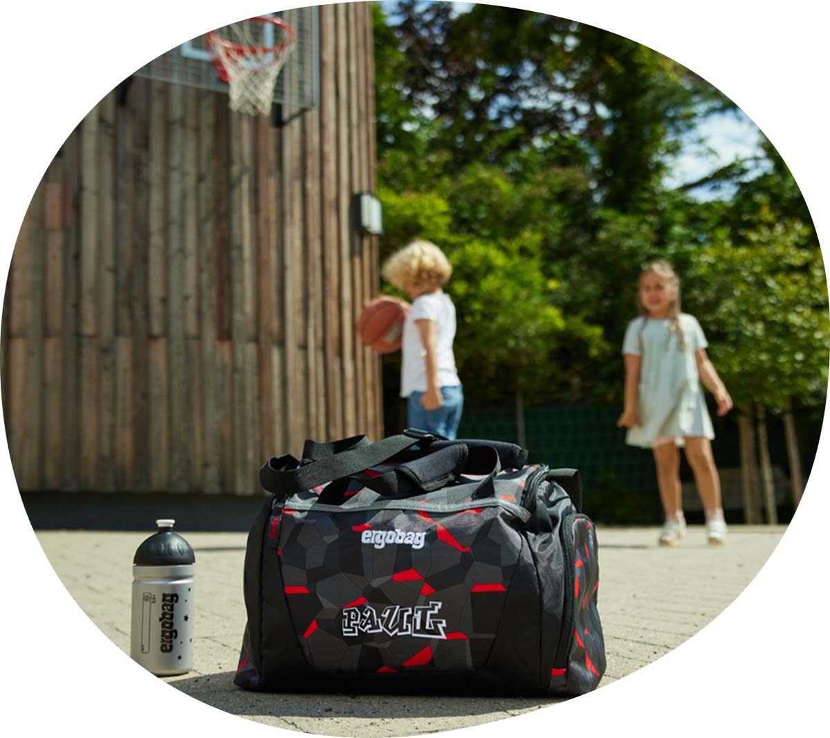 ergobag-landingpage-sticktag-teaser-standard-porttasche-bestickt