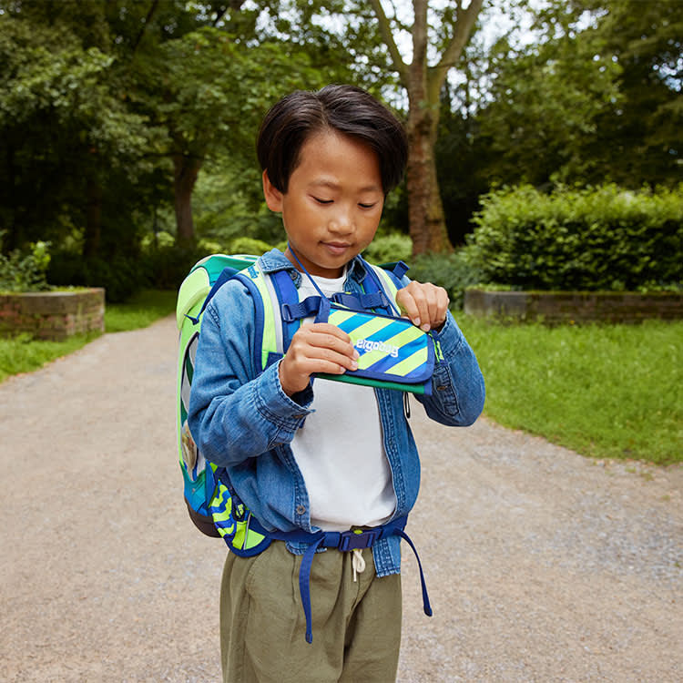 ergobag-geschenke-weihnachten-2021-schule-freizeit-brustbeutel-taschengeld