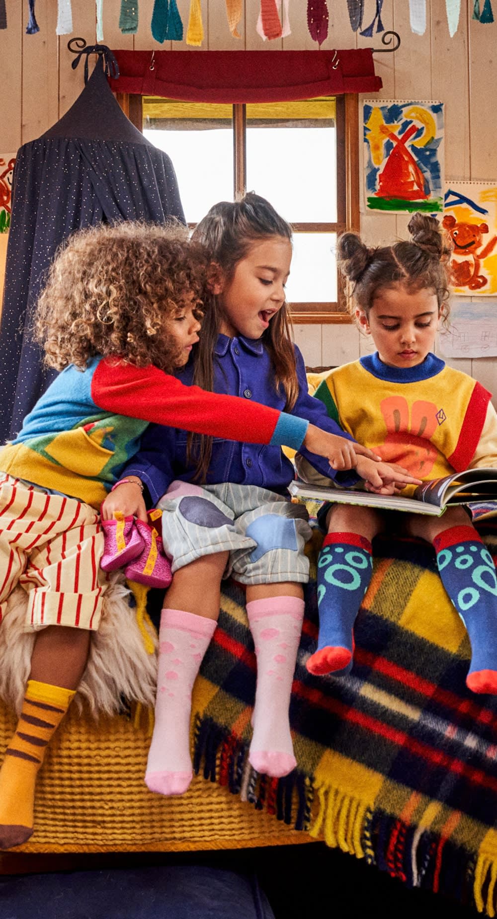 affenzahn-listing-hero-socken-kinder-bett-lesen