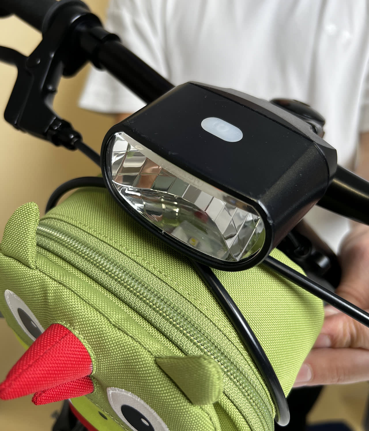 affenzahn-fahrrad-lenkertasche-befestigung-anleitung-schritt-4