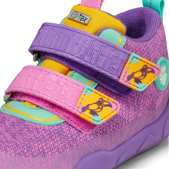 afz-aw24-25-featurekacheln-eigenschaften-übergangsschuh-knit-happy-kreativ-klettende