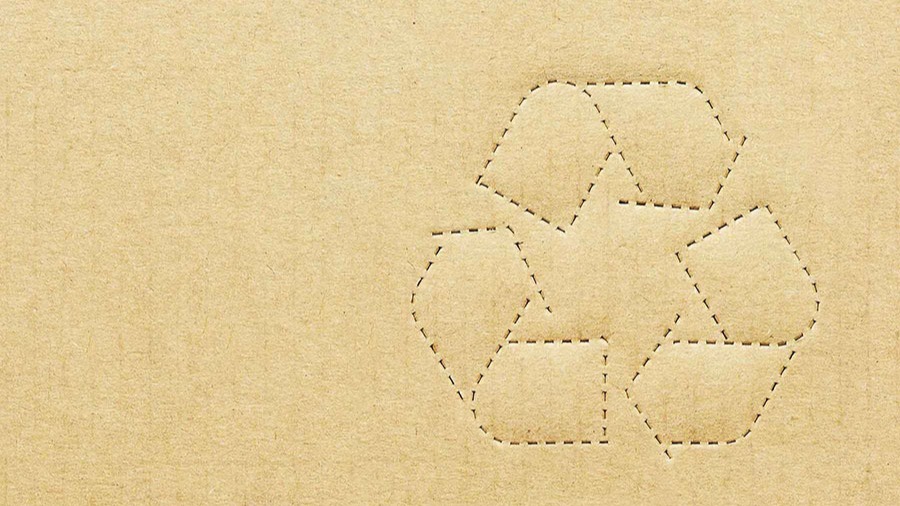 Carton portant le symbole du recyclage