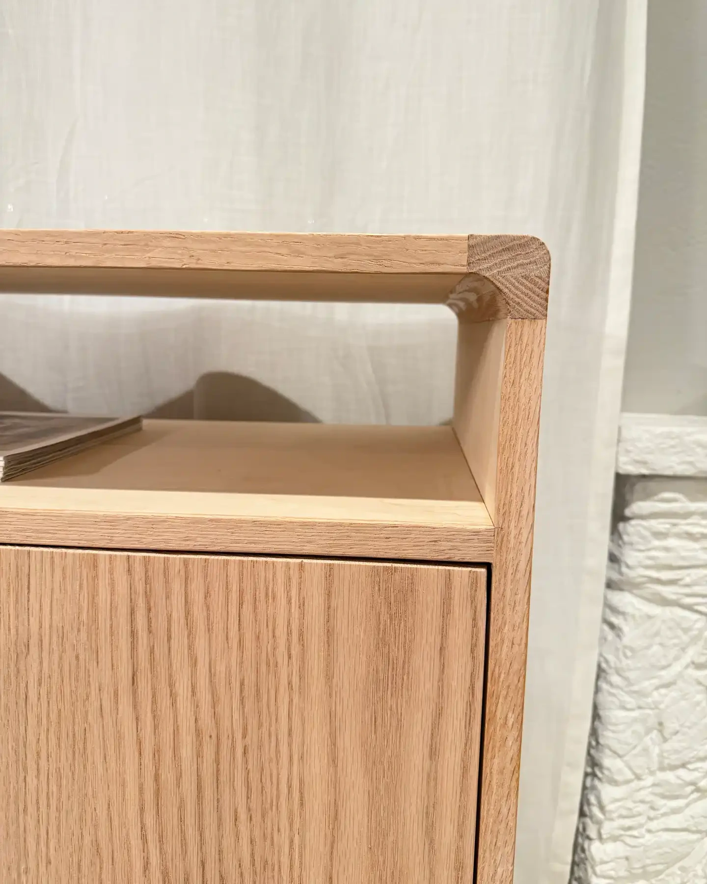 Japanese Style Vinyl Record Console Signature Round Corners