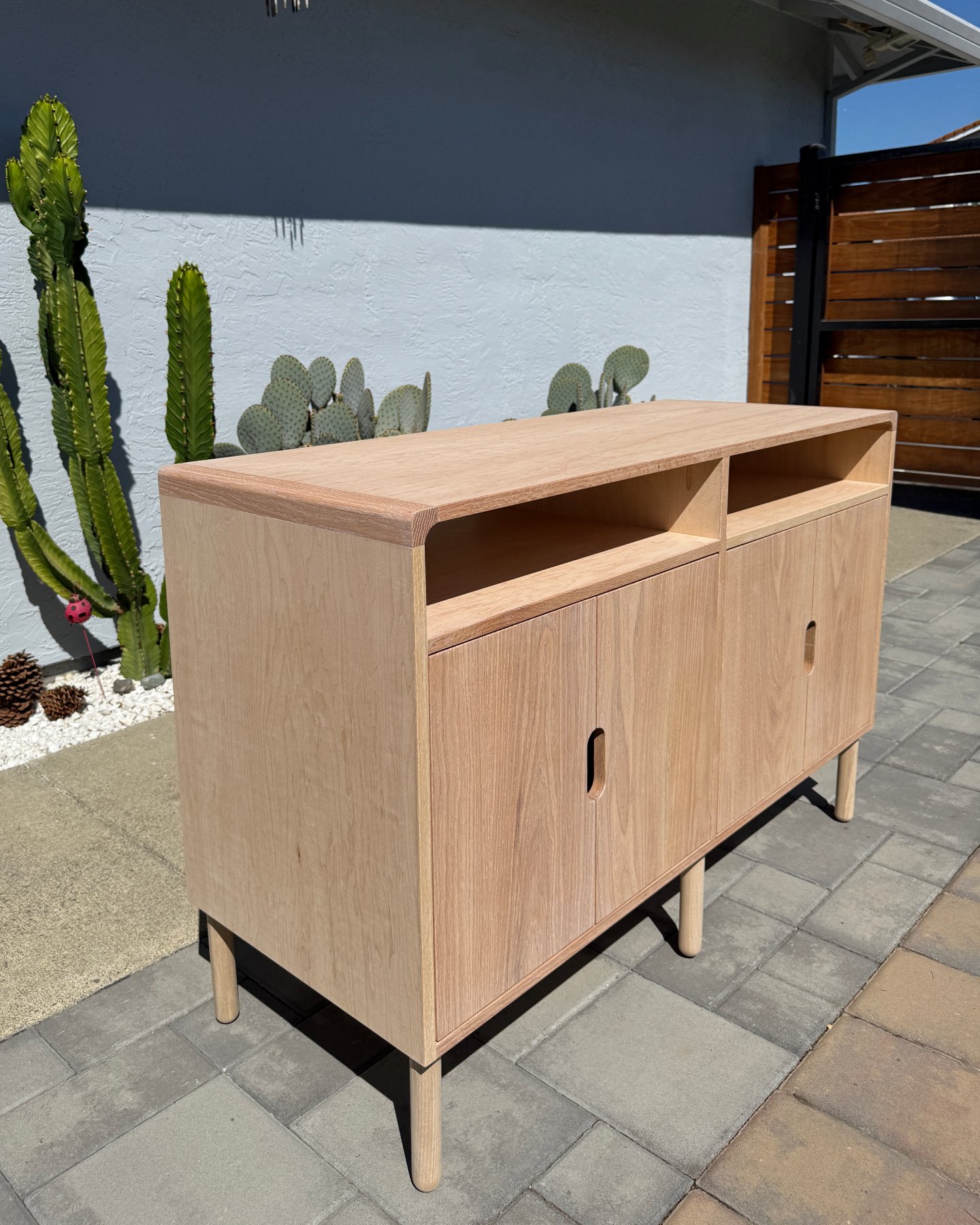 Media Console /w Top Shelf - Cutoff Side View