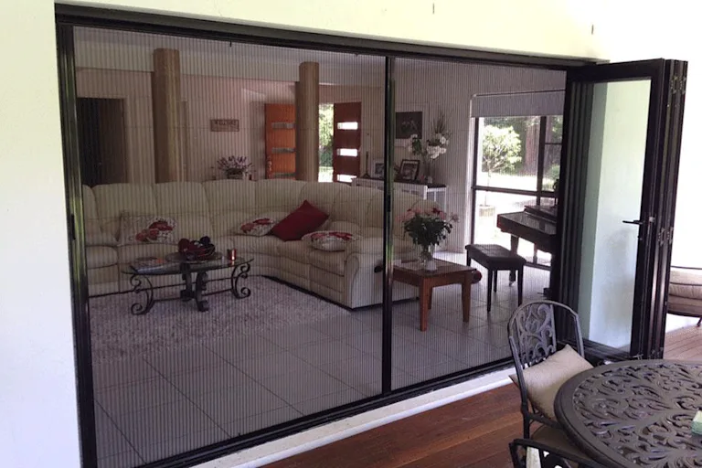 Retractable Gallery Item 1