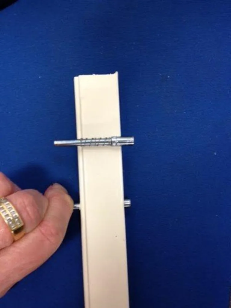 How to install a fly screen