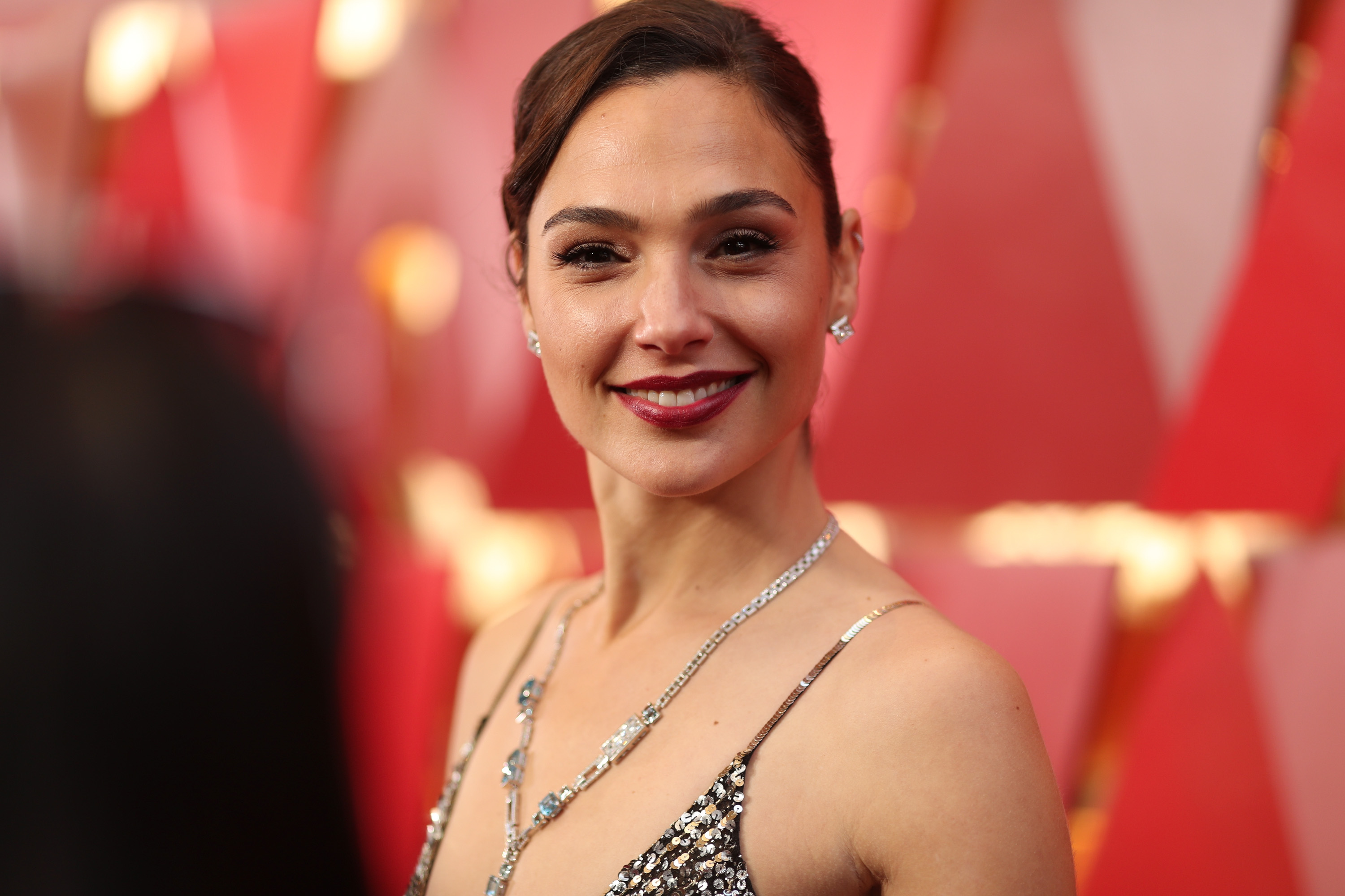 Gal Gadot Welcomes Her Third Daughter And Shares Adorable Family Photo ...